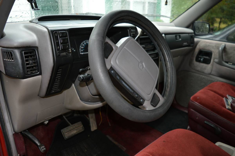 Illustration for article titled At $4,500, Would You Consider Picking Up This Custom 1991 Plymouth Voyager?
